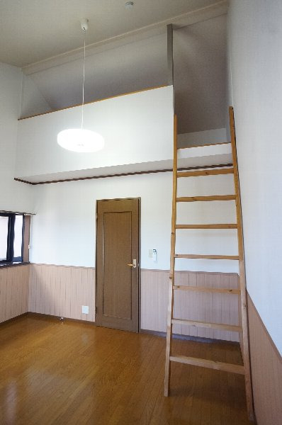 ゆあーずホーム剣崎 C棟の居間写真
