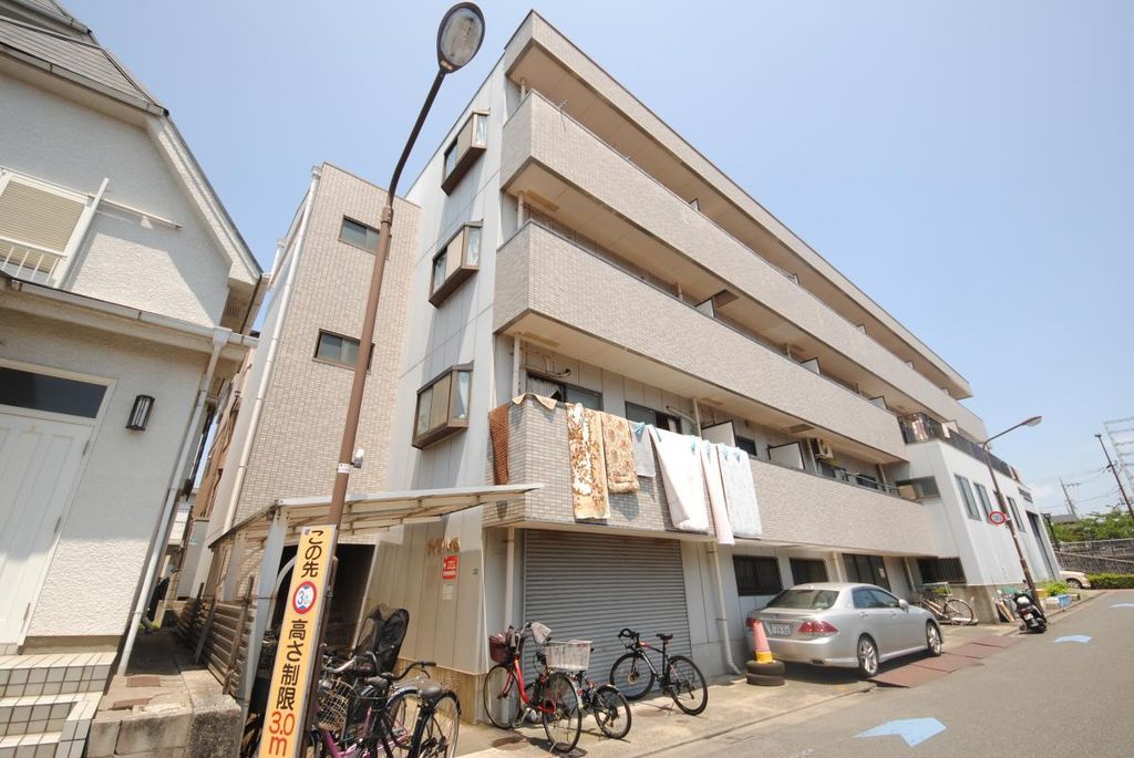 建物外観　リフォーム中です。
