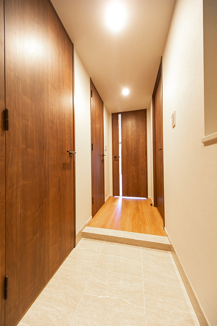 玄関　※写真は同タイプ住戸です。