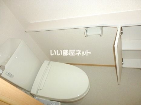 伊豆箱根大雄山線 五百羅漢駅 徒歩3分 2階建 築12年のトイレ写真
