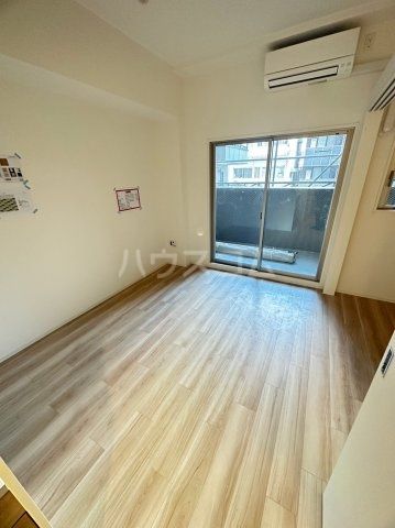 セレニテ天六ミラクの居間写真