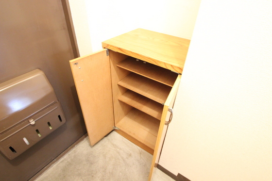 玄関　※別部屋の写真です