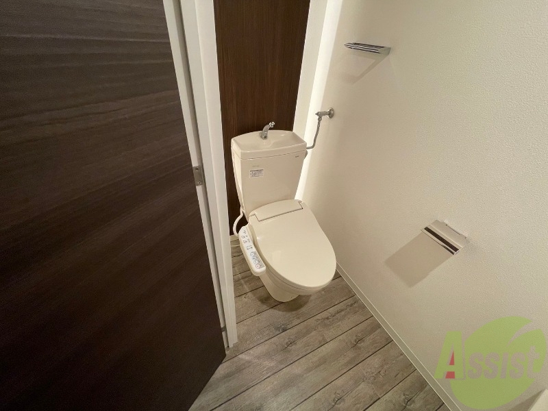 トイレ　こちらはトイレです。清潔感があり、安心して使用できます。
