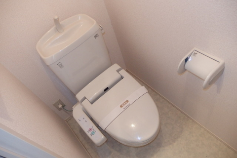ＪＲ草津線 手原駅 徒歩24分 3階建 築19年のトイレ写真