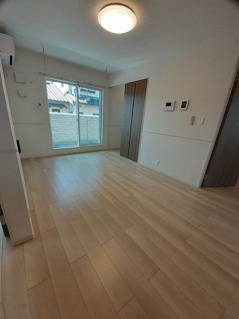 サニー コートIVの居間写真
