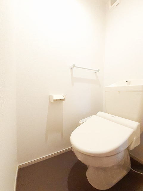 ＪＲ豊肥本線 南熊本駅 徒歩40分 2階建 築12年のトイレ写真