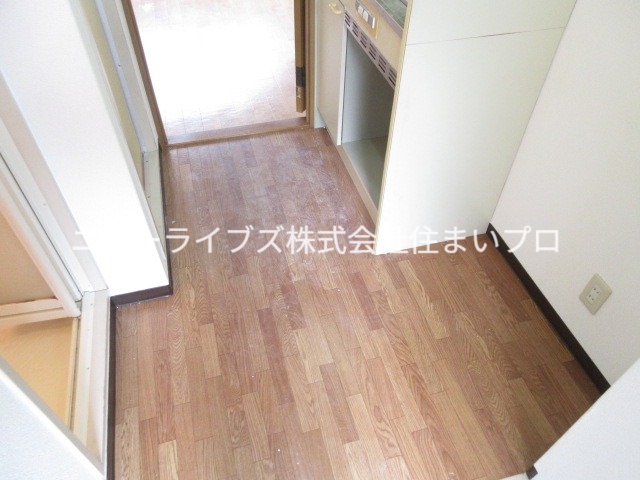 京阪本線 寝屋川市駅 徒歩13分 4階建 築29年の居間写真