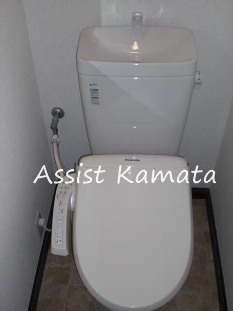 東急池上線 洗足池駅 徒歩6分 3階建 築33年のトイレ写真