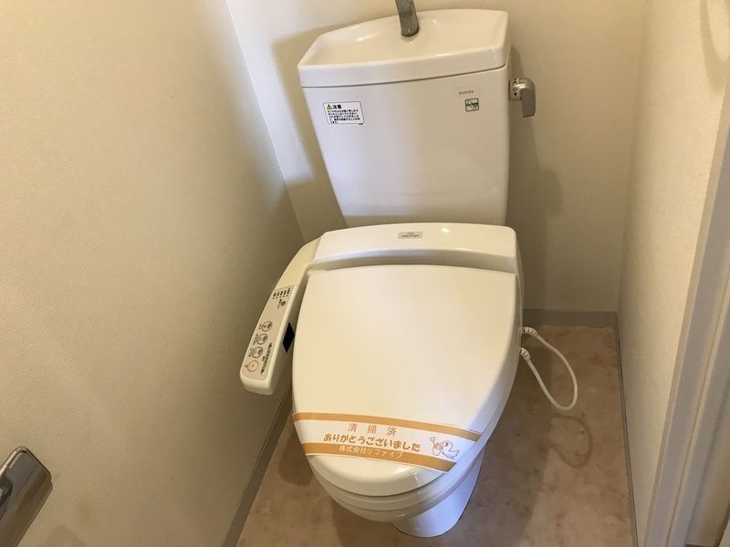 東京メトロ日比谷線 八丁堀駅 徒歩6分 12階建 築22年のトイレ写真