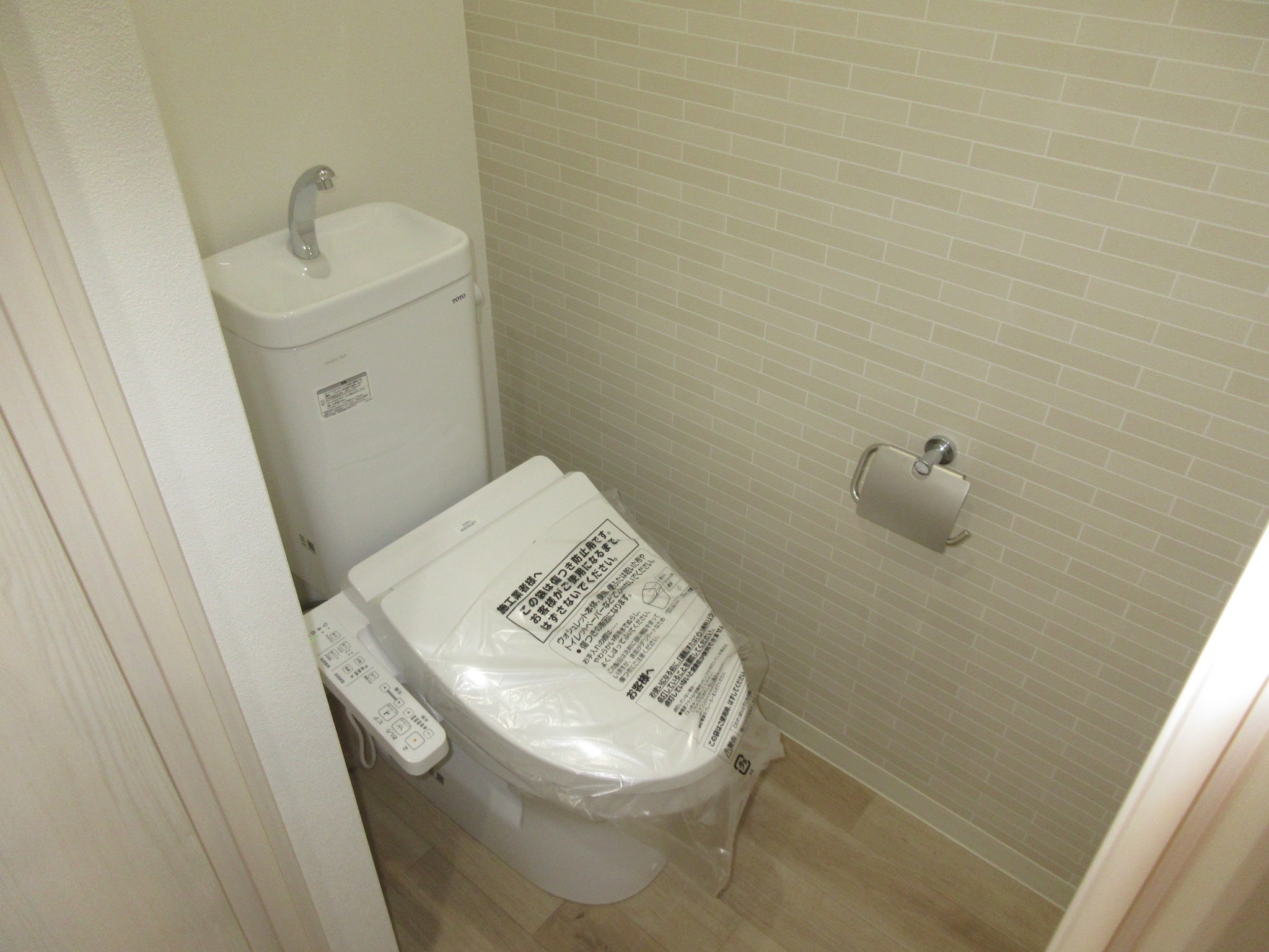 ＪＲ関西本線 加美駅 徒歩2分 3階建 築2年のトイレ写真