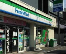 コンビニ　ファミリーマート新宿矢来町店（コンビニ）まで247m