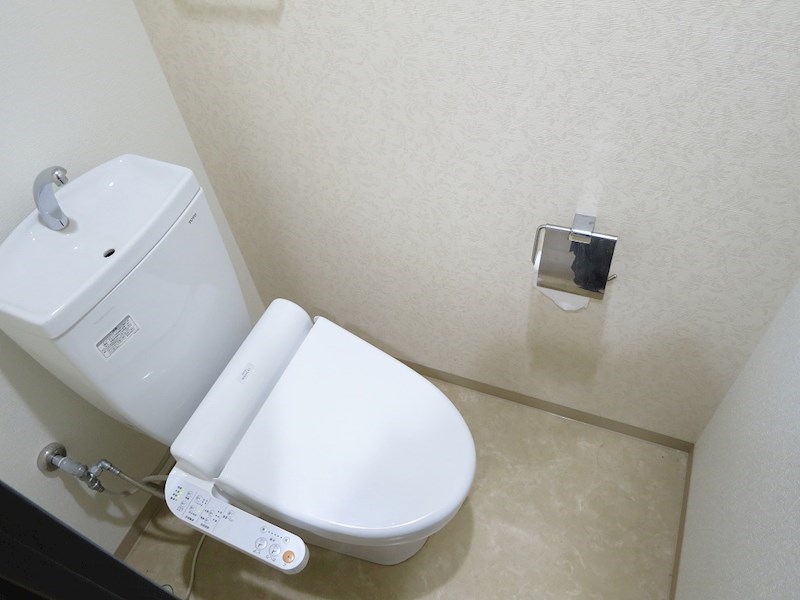 トイレ　温水洗浄暖房便座あり