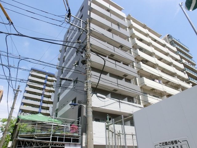 建物外観　おしゃれな外観で丈夫な鉄筋コンクリート造♪