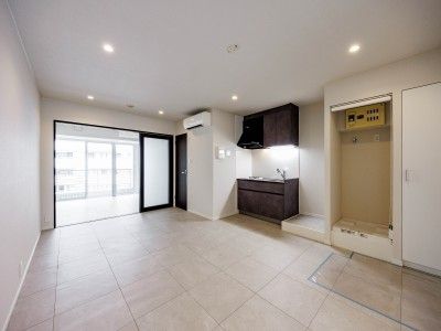 東京メトロ千代田線 赤坂駅 徒歩6分 10階建 築24年の居間写真