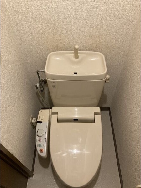 地下鉄東山線 池下駅 徒歩4分 5階建 築20年のトイレ写真