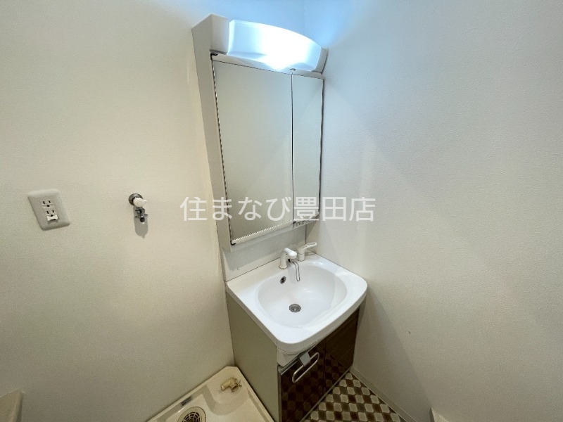 洗面設備　同型タイプ