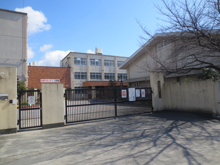 小学校　京都市立川岡東小学校（小学校）まで400m