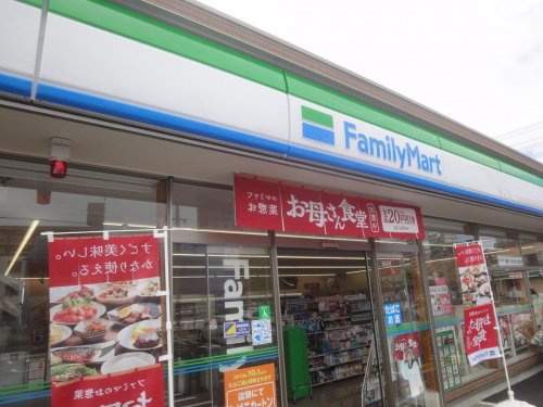 コンビニ　ファミリーマート 中川舟戸店（コンビニ）まで413m