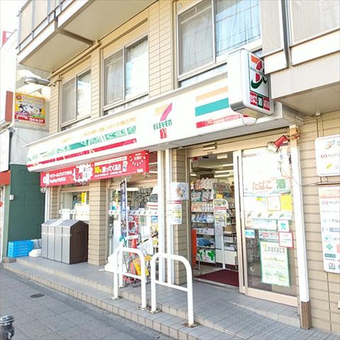 コンビニ　セブンイレブン（コンビニ）まで842m