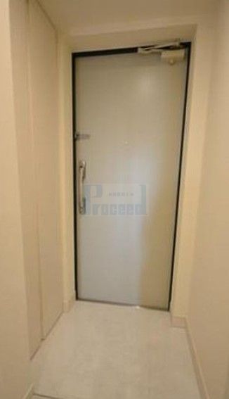 玄関　※別部屋参考写真