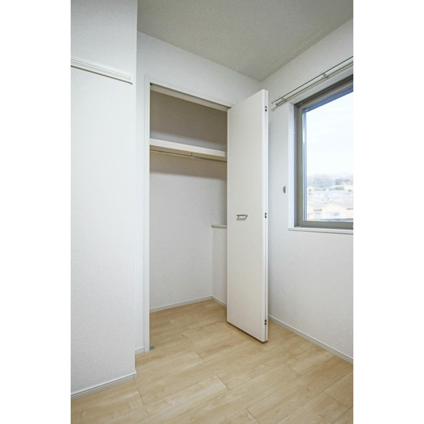 収納　同じ建物の別のお部屋