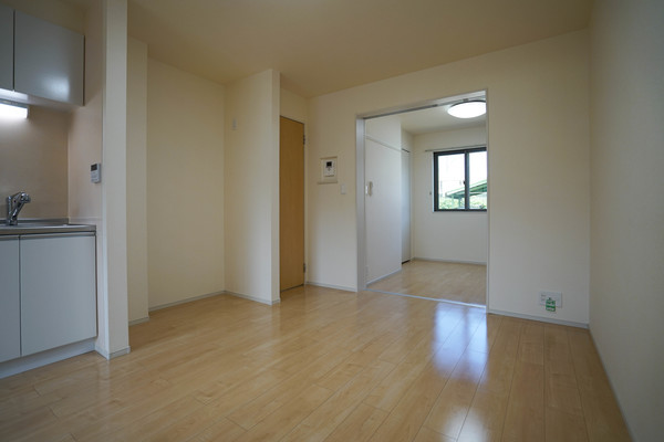 居室・リビング　同じ建物の別のお部屋