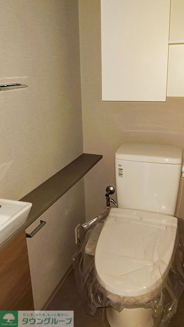 トイレ　※写真は同タイプ住戸です。
