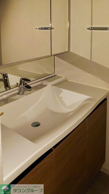 洗面設備　※写真は同タイプ住戸です。