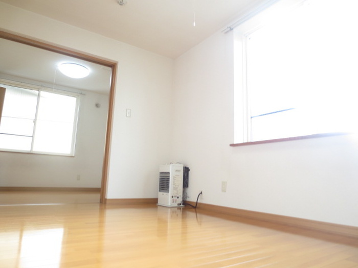 ハピネス北2条IIの居間写真