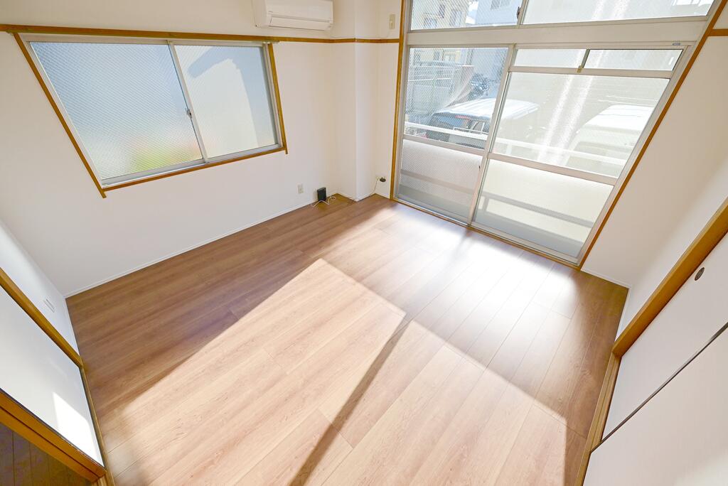 ＪＲ山陽本線 安芸中野駅 徒歩25分 2階建 築36年の居間写真