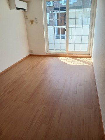 居室・リビング　こちらのリビングで趣味の時間をお楽しみください