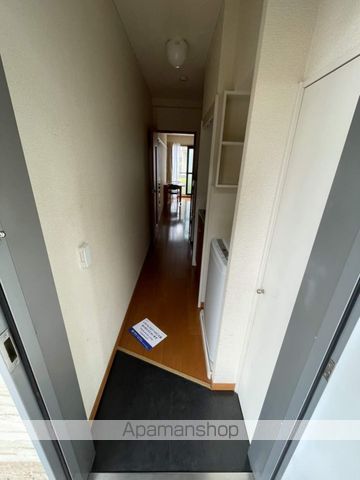 レオパレスAceroの玄関写真