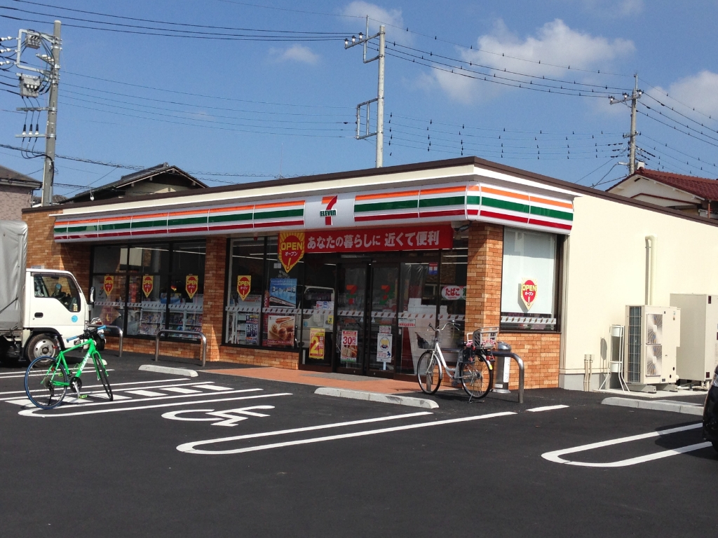 コンビニ　セブンイレブン 越谷登戸町店（コンビニ）まで373m