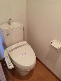 ＪＲ鹿児島本線 箱崎駅 徒歩2分 11階建 築18年のトイレ写真