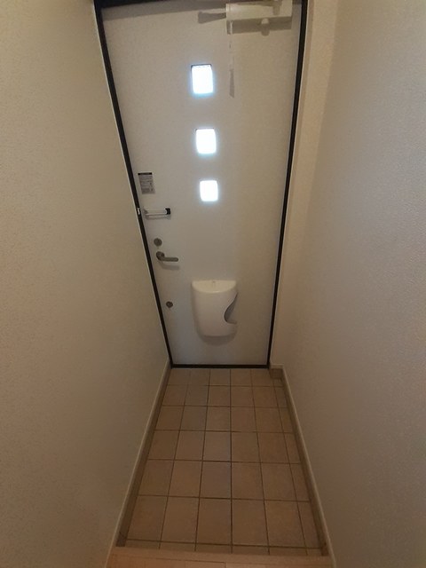 サニーベールKの玄関写真