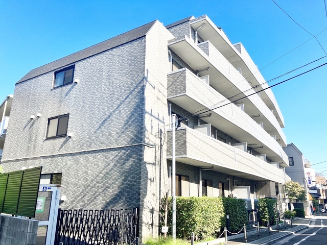 建物外観　日当たりのよい建物です☆