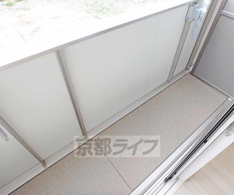 居室・リビング　白を基調としたパッと明るいお部屋です。