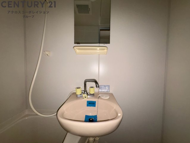洗面設備　浴室内に洗面台付き！