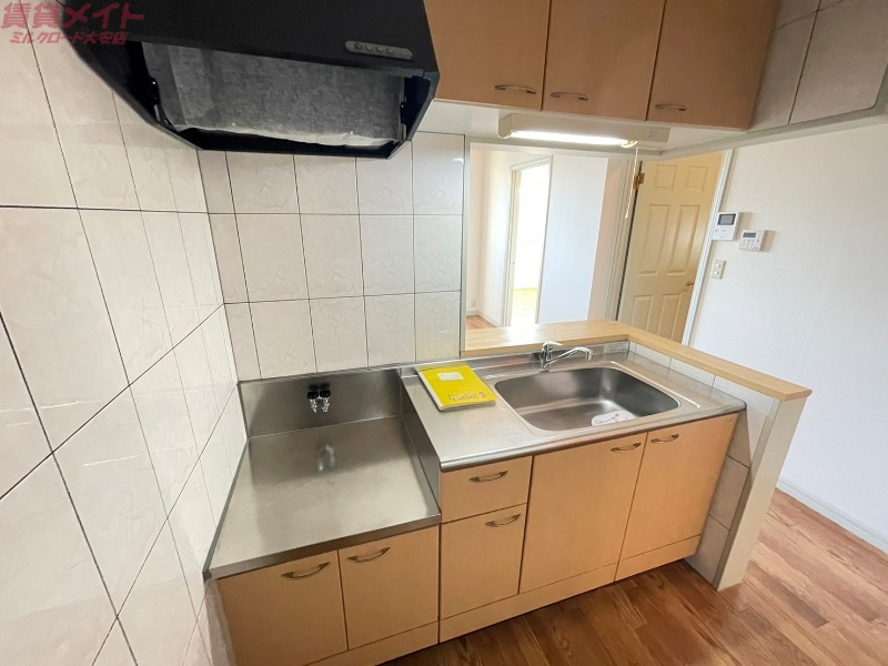 キッチン　同型、反転タイプの部屋写真です。
