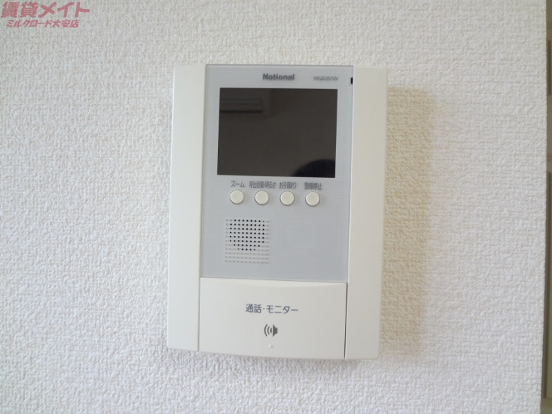 セキュリティ　同型、反転タイプの部屋写真です。
