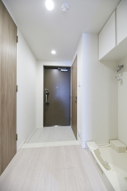 玄関　※写真は同タイプ住戸です。