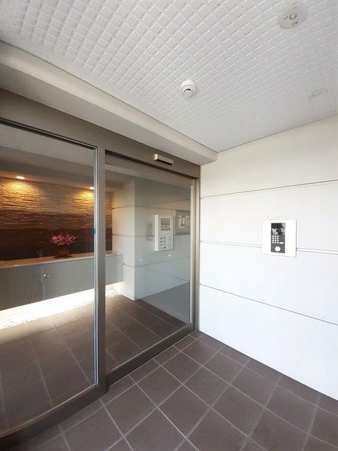 エントランス　エントランス