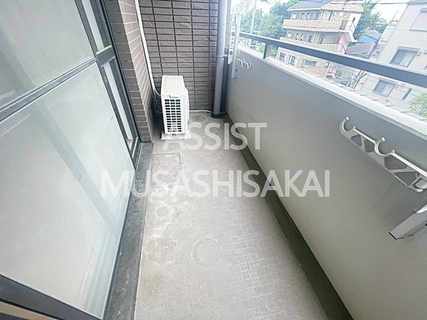 バルコニー　写真：設備同仕様の別物件です