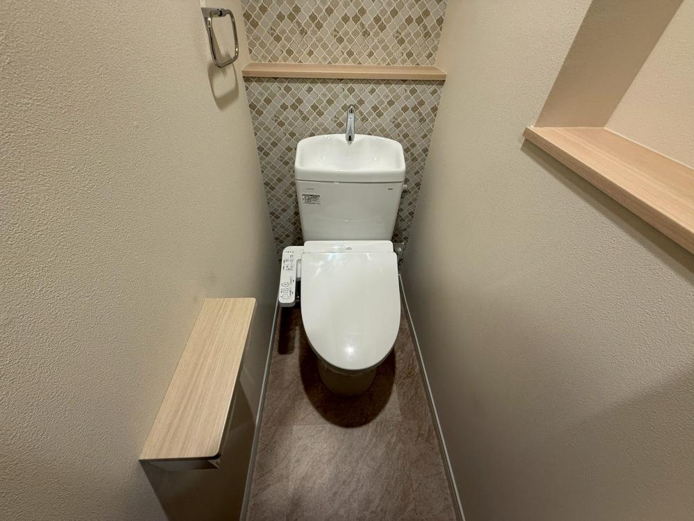 トイレ　反転タイプの写真です