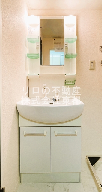 洗面設備　収納豊富な独立洗面台設置済みです♪