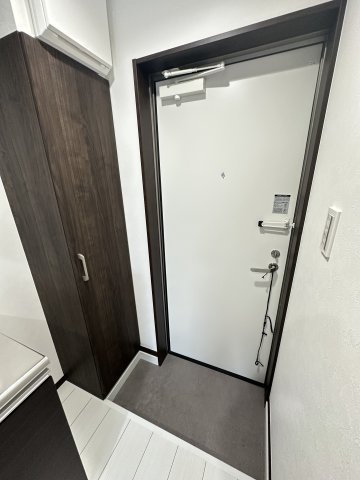 玄関　※1号室