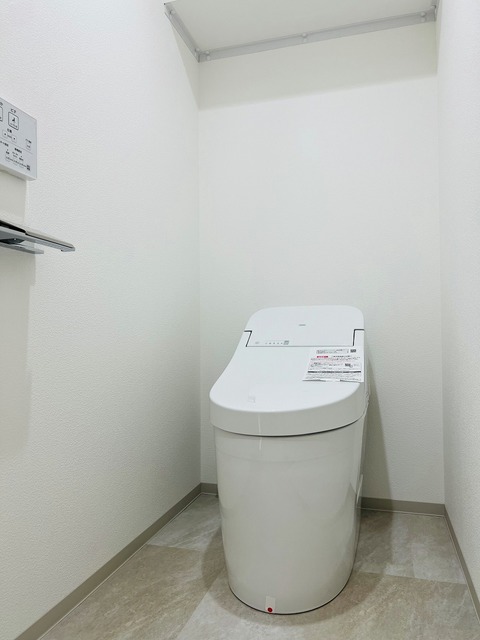 ＪＲ山手線 鶯谷駅 徒歩3分 13階建 築4年のトイレ写真