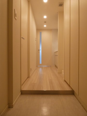 オアーゼ新宿市谷薬王寺の玄関写真