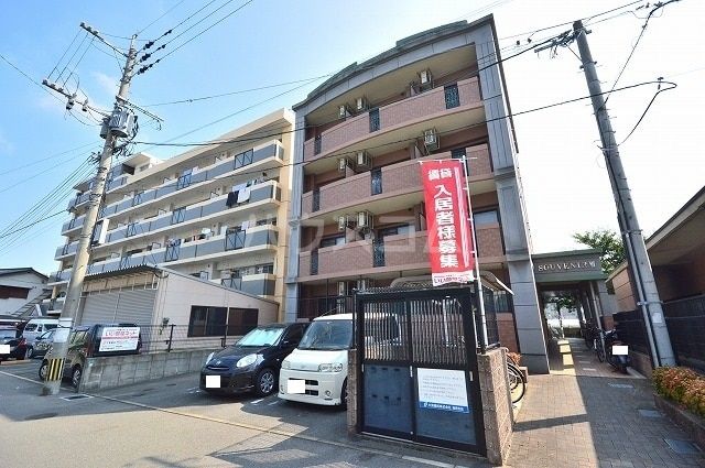 スヴニールIIIの外観写真