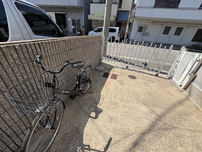 柳本マンションの外観写真
